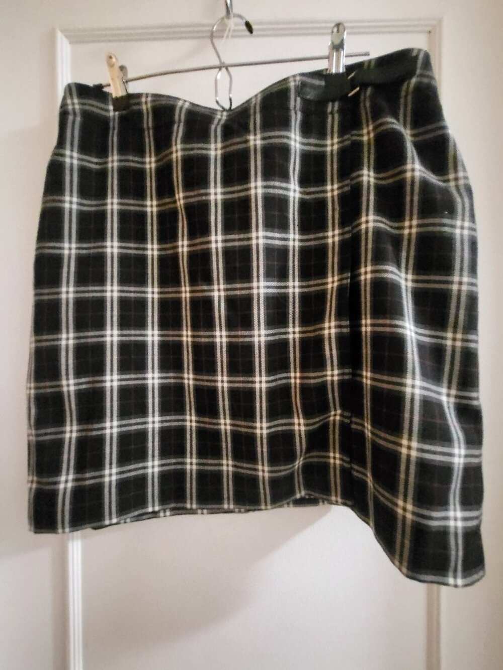 Clearance Reitmans Black & White Plaid Mini Skirt - Size 15